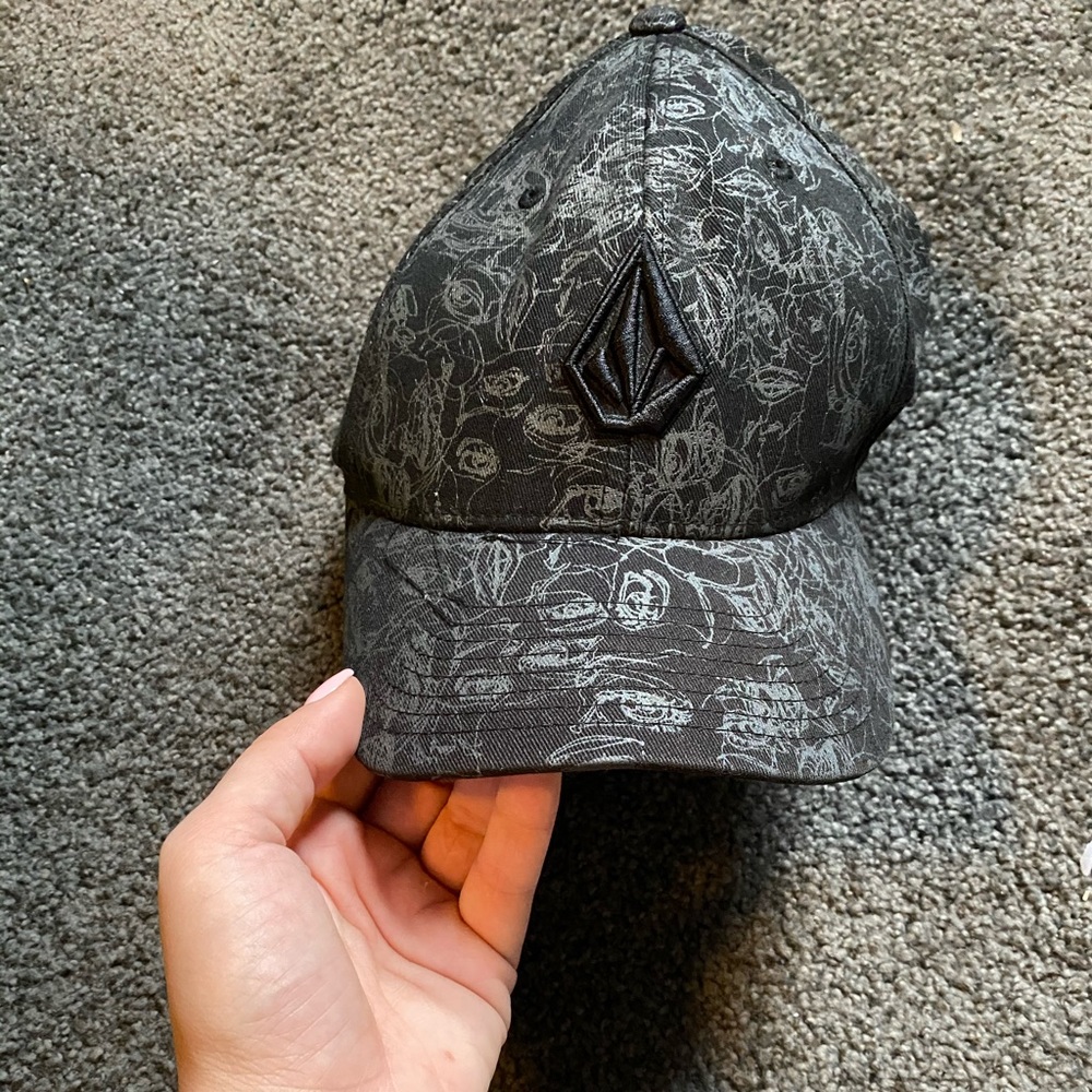 Men’s volcom hat